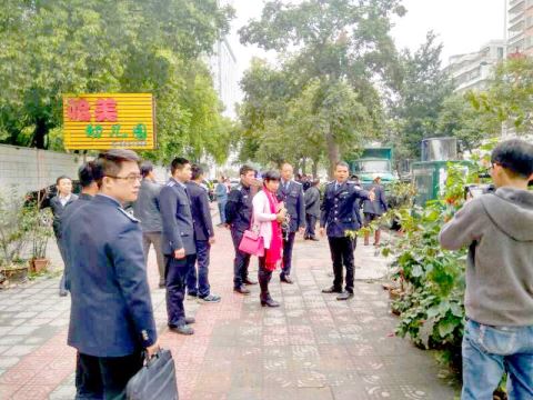 �ų�����ִ���־�Ŭ��ʵ�ֳ��й��������Ρ����þ���